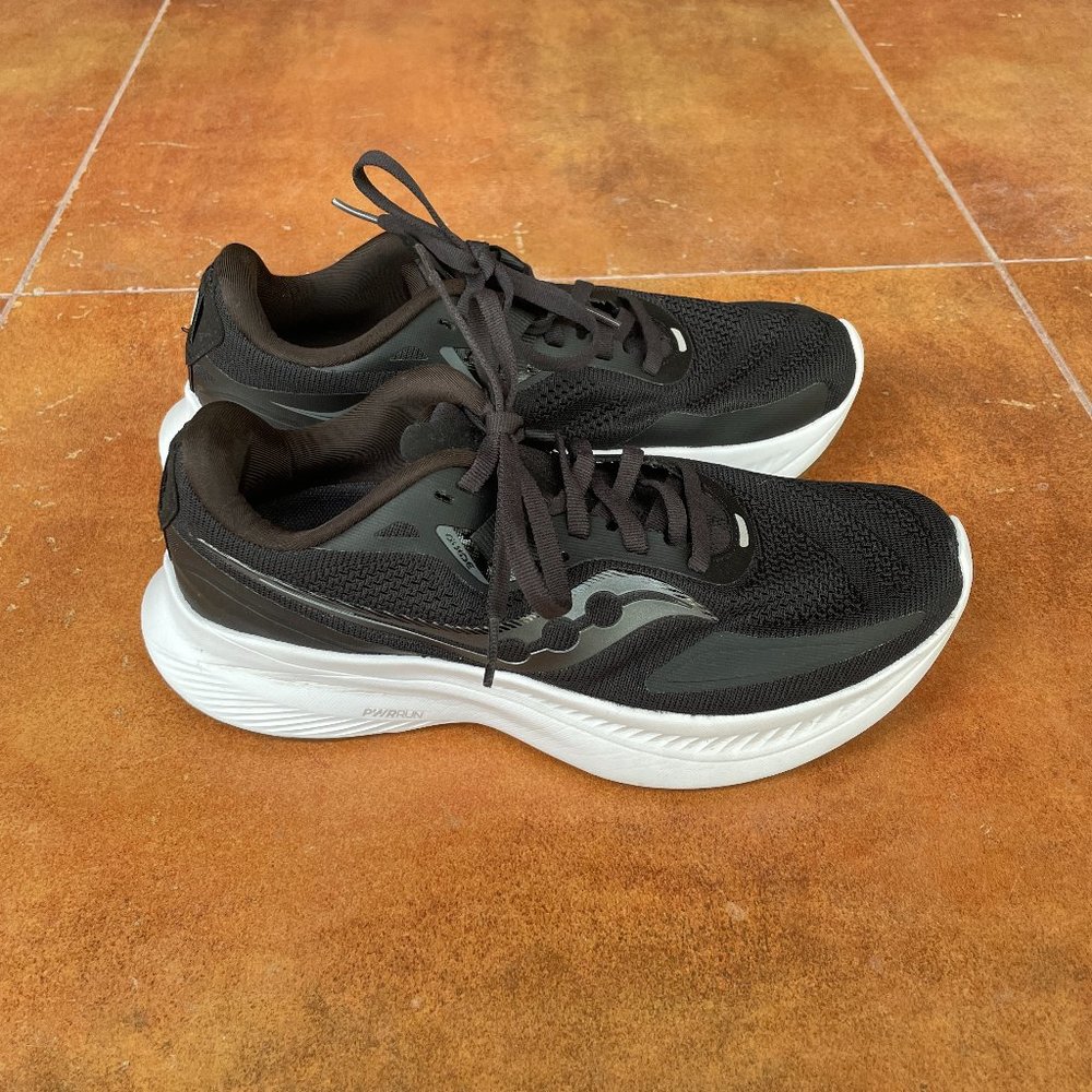 Saucony Women's Guide 15 Running Shoes - Black/Gum